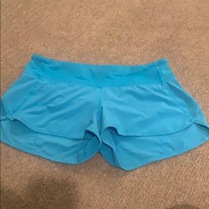 Lulu Lemon Speed up short in Kayak Blue 2.5”